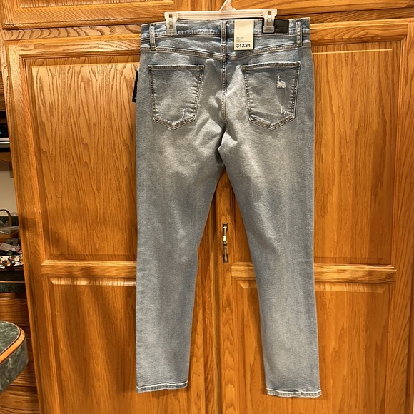 Original Use-distressed light wash,Jeremy,regular fit with slim taper & … - Picture 9 of 12